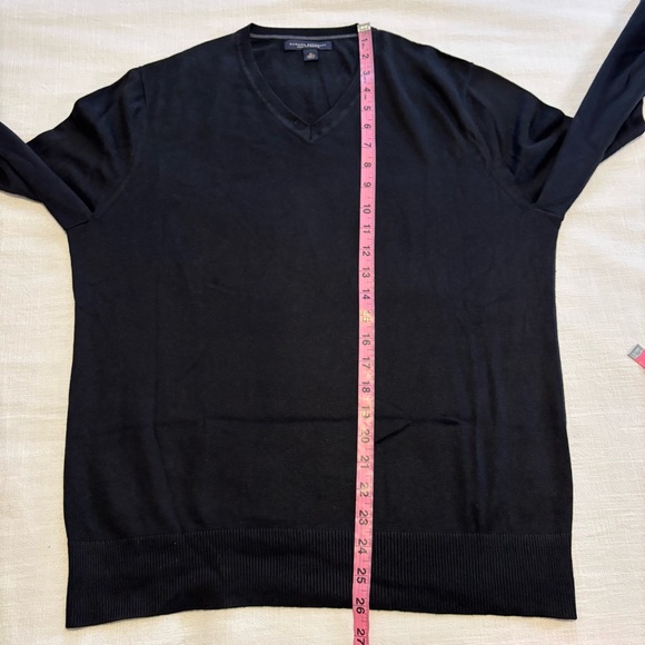 Men’s Banana Republic Silk Cashmere V-Neck Sweater - Picture 7 of 8